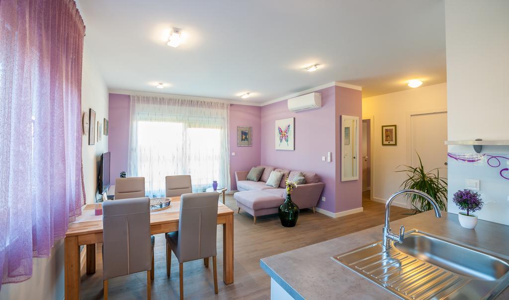 Apartment Tajana Residence Zara Esterno foto