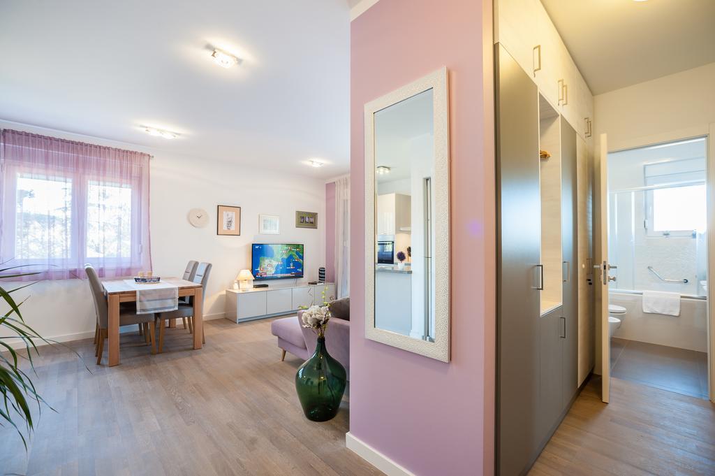 Apartment Tajana Residence Zara Esterno foto